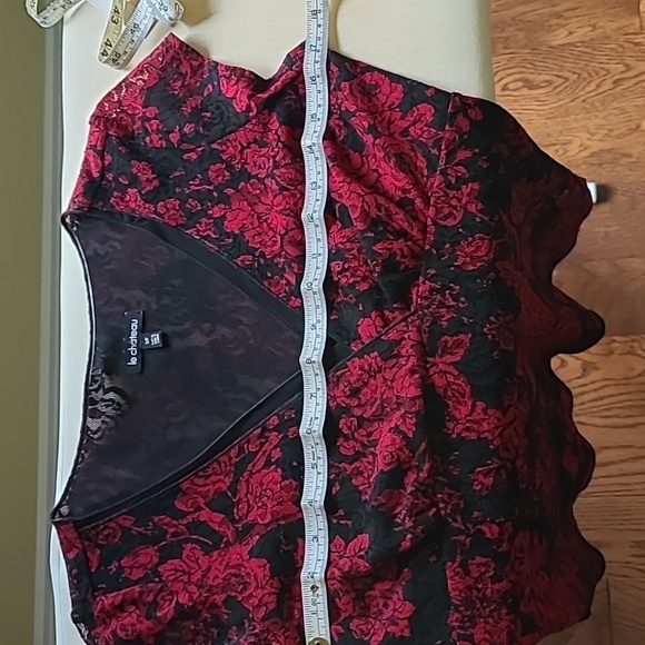 Pretty lace top with cap sleeves - Picture 7 of 9